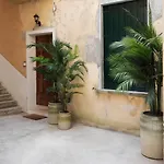 Apartment Dimora Arco Di Mezzo *