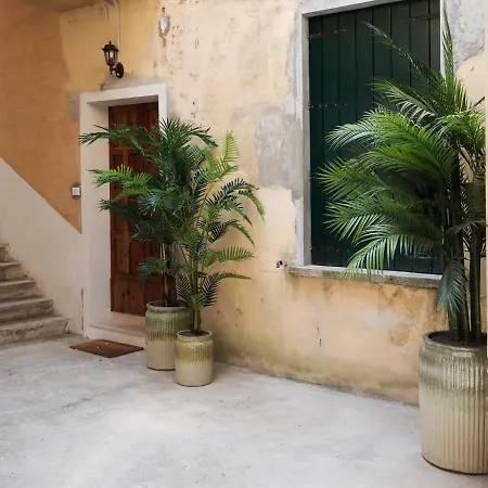 דירה Dimora Arco Di Mezzo *