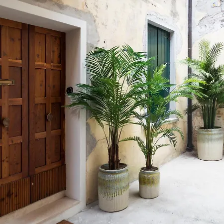 Dimora Arco Di Mezzo *